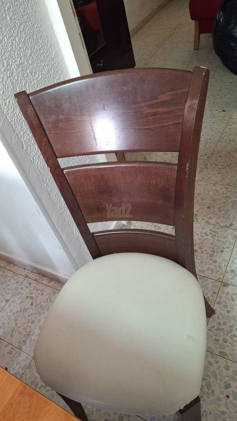 כיסאות