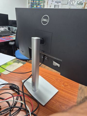 מסך dell 27" pivot