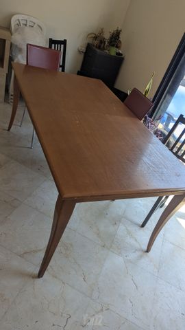 שולחן אוכל