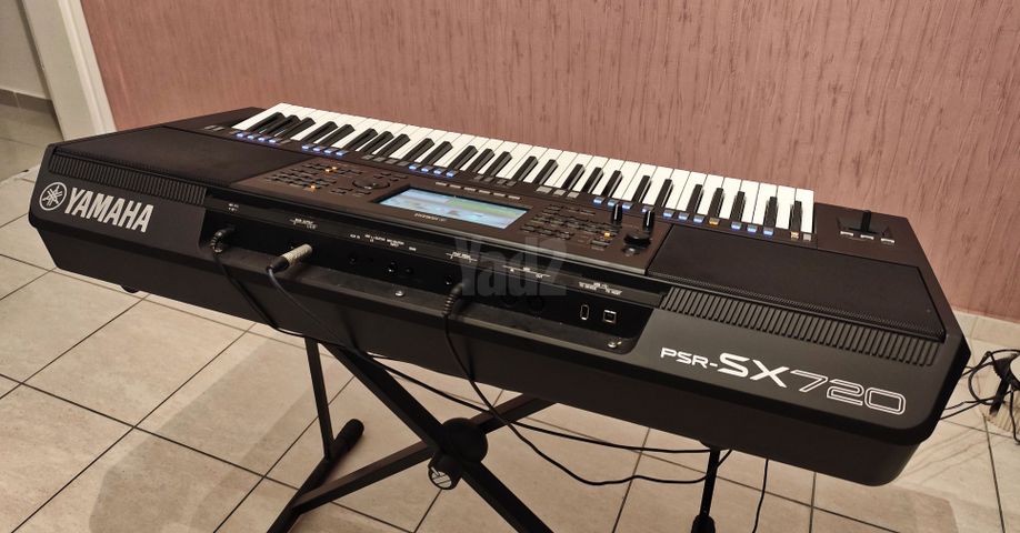 Yamaha psr720