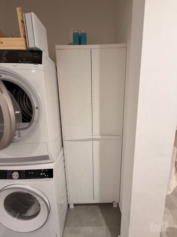 ארון שירות לבן