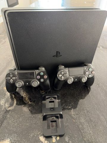 PlayStation 4 slim