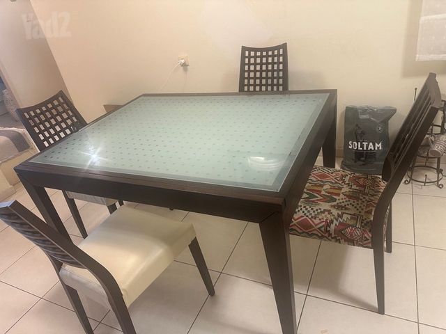 שולחן אוכל