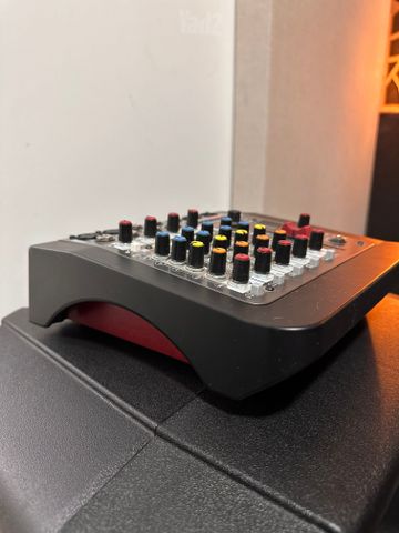 Allen & Heath ZED-6FX מיקסר