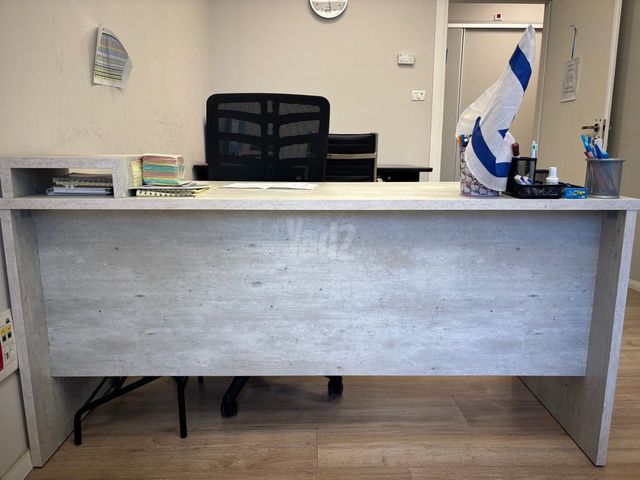שולחן משרדי