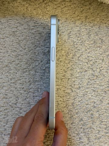**למכירה – iPhone 15 | 256GB**