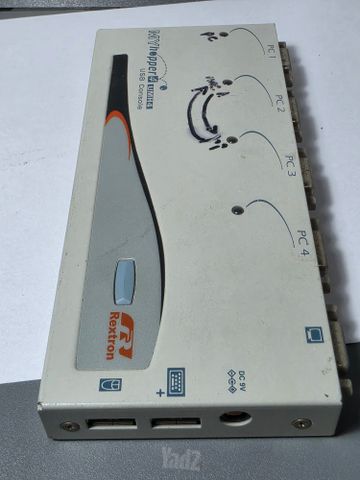 מתג KVM של Rextron