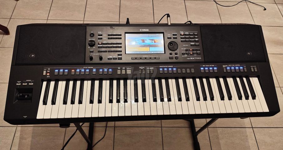 Yamaha psr720