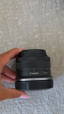 מצלמה canon r50