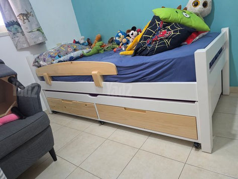 מיטת חבר עץ מלא