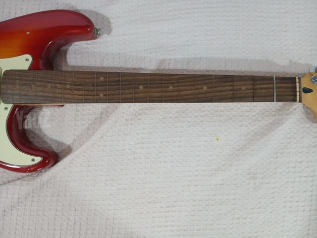 גיטרה חשמלית squire strat
