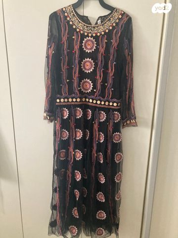 שמלה רקומה של Christian dior