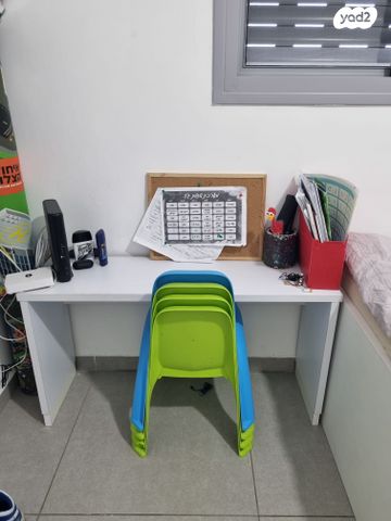 כוורת ושולחן