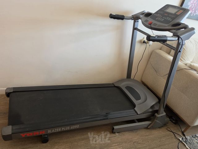 הליכון YORK Blazer Plus 4090