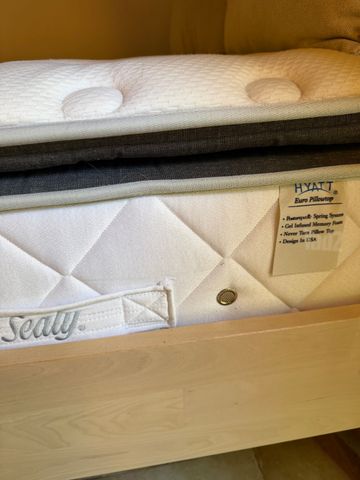 מיטת Sealy 160×200 + בסיס