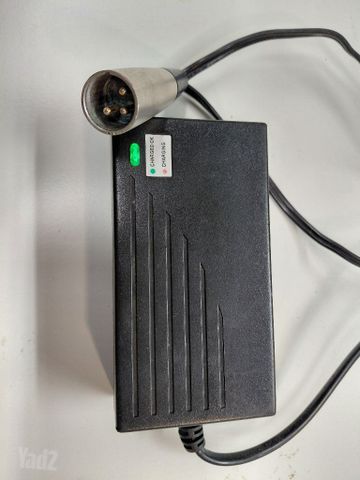 מטען 36V 1.6A