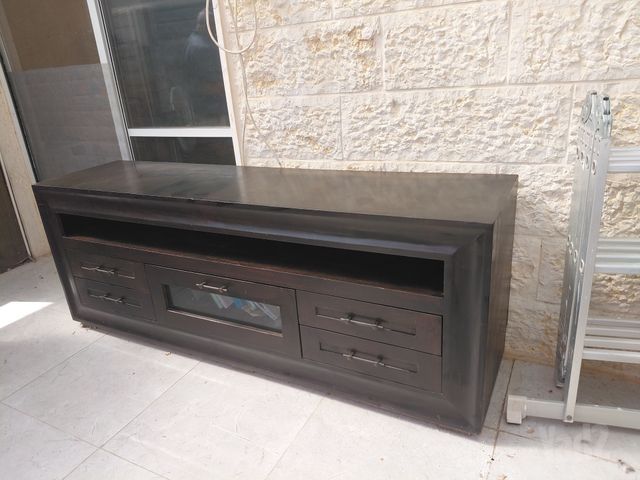 מזנון מעץ מלא