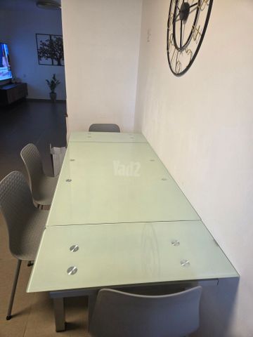 שולחנות