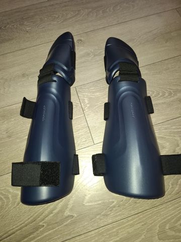 מגני ברכיים וכפפות אגרוף