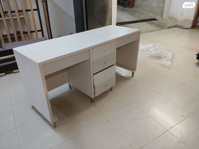 שולחן