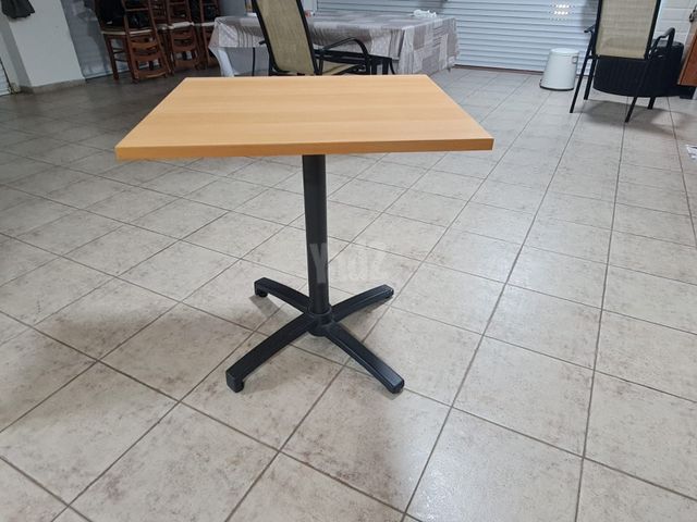 שולחנות