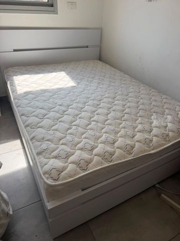מיטה עם המזרן