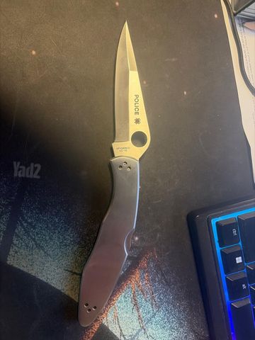 סכין Spyderco - Police