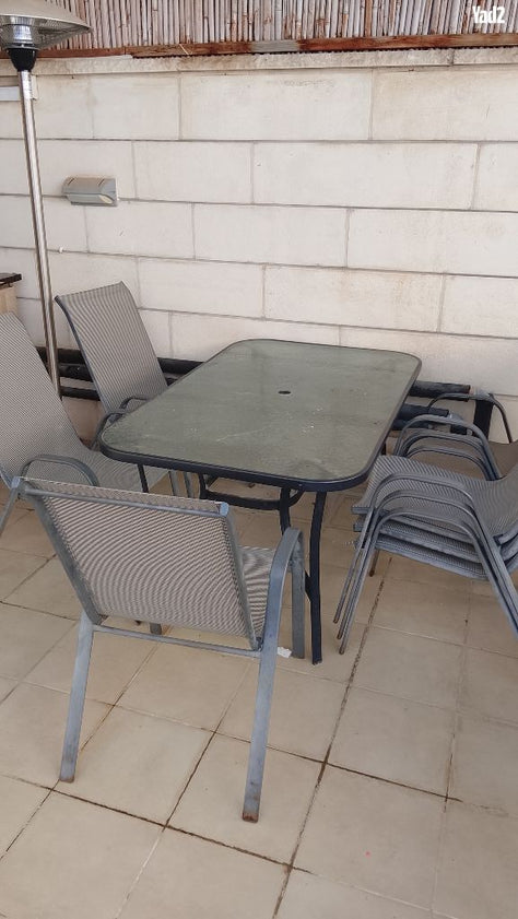 שולחן חוץ