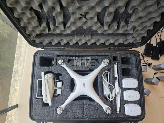 DJI PHANTOM 4