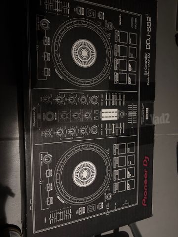 Pioneer DDJ-SB2, קונטרולר