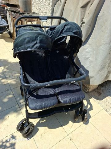 עגלת תאומים