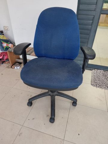 כיסא משרדי