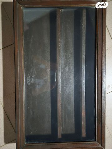 ארונית תצוגה