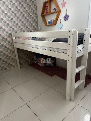 מיטת גלריה מעץ מלא