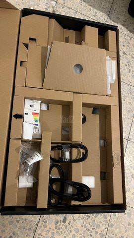 מסך Dell UltraSharp U2723QE
