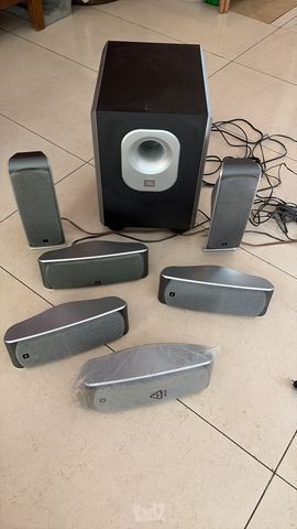 מערכת רמקולים JBL