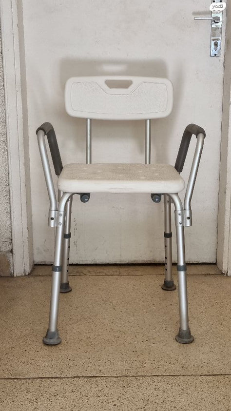 כיסא למקלחת