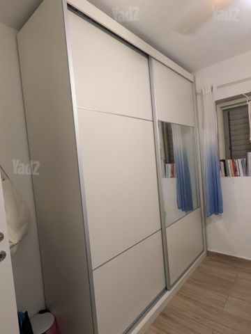 ארון הזזה