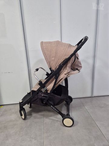 עגלת YOYA PLUS לטיסות