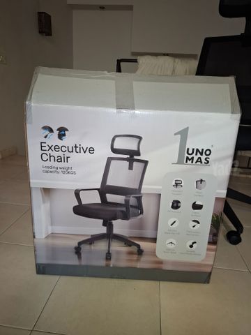 כיסא UNOMAS Executive Chair