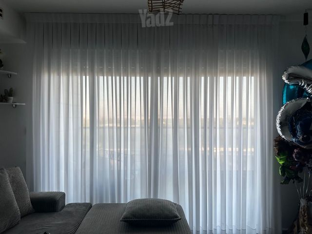 וילון של חברת SUNLESS