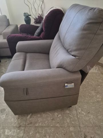 כורסת עור לסלון