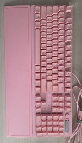 מקלדת RAZER ורודה