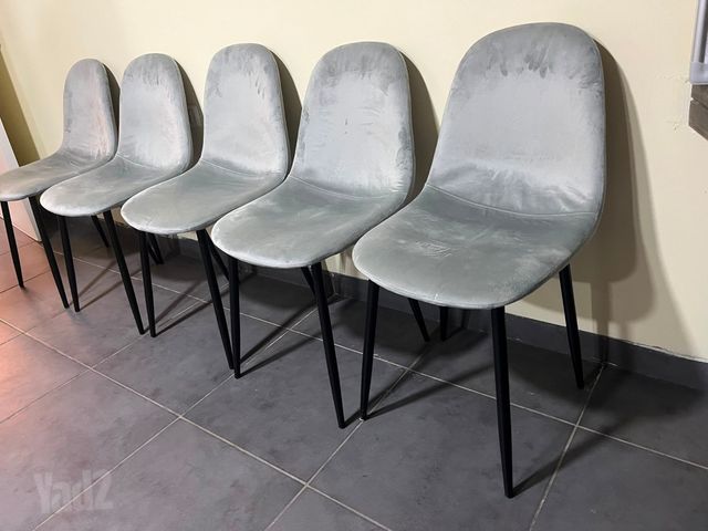 כיסאות