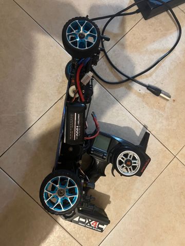 מכונית על שלט