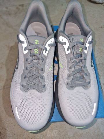 נעלי hoka clifton 11 wide