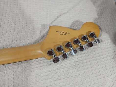 גיטרה חשמלית squire strat