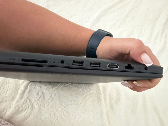 מחשב נייד Lenovo IdeaPad