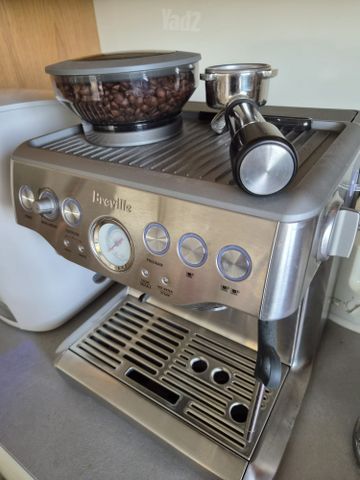 מכונת Breville Barista Express