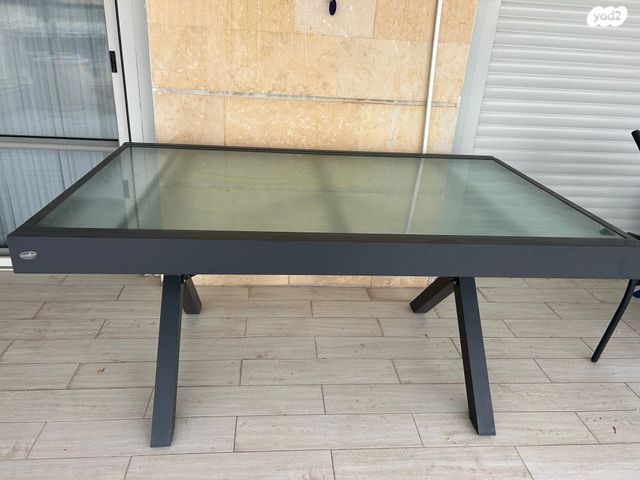 שולחן חוץ
